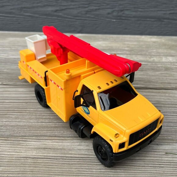 11" DG PRODUCTIONS -1995-1-1 Empire Electric Utility Bucket Truck - Picture 3 of 16